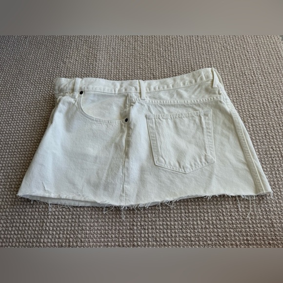NWT SLVRLAKE Micro Mini Cut Off Skirt in Off White size 30 - Picture 3 of 12